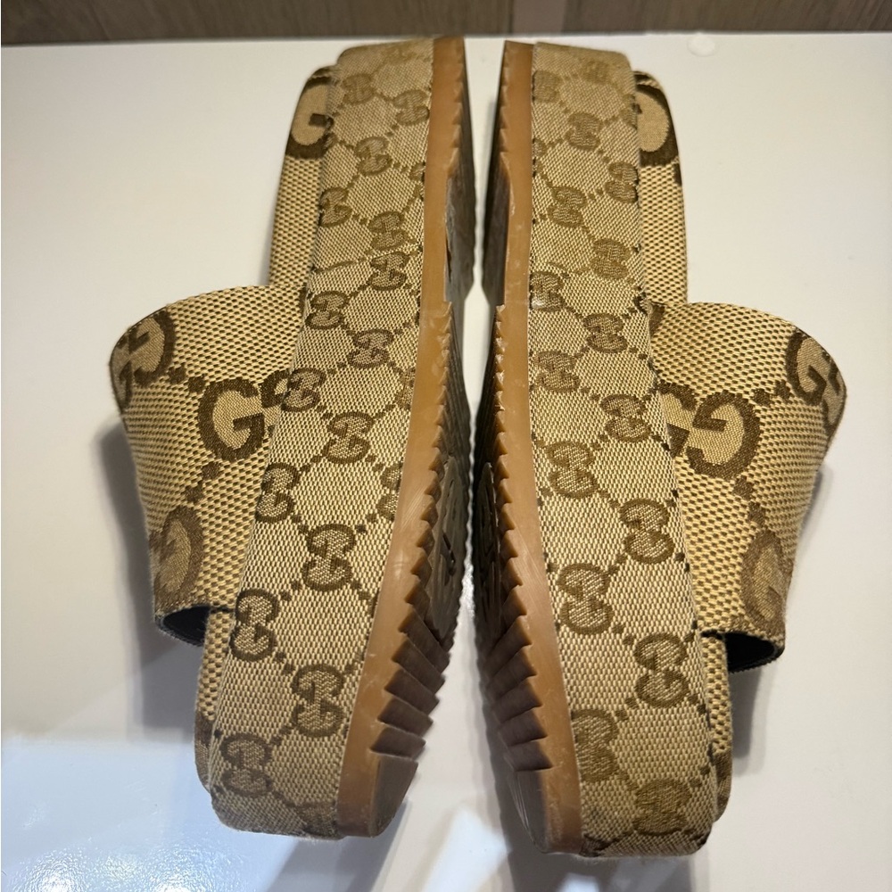 ✨Gucci Women’s platform slide sandal ✨ - Picture 4 of 5